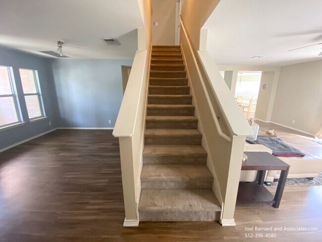 Building Photo - Available July 6: Very Clean, Well Maintai...