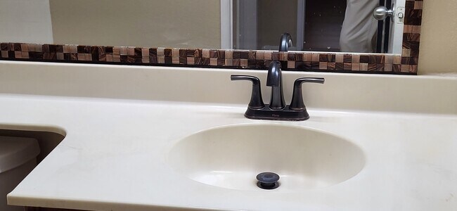 Building Photo - 3927 Nobel Dr