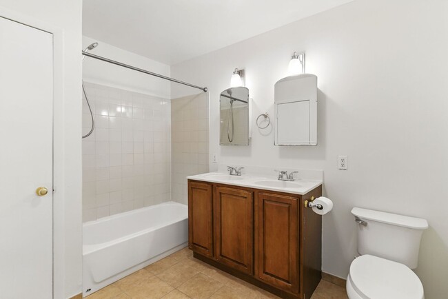 Building Photo - Updated Condo with Community Amenities