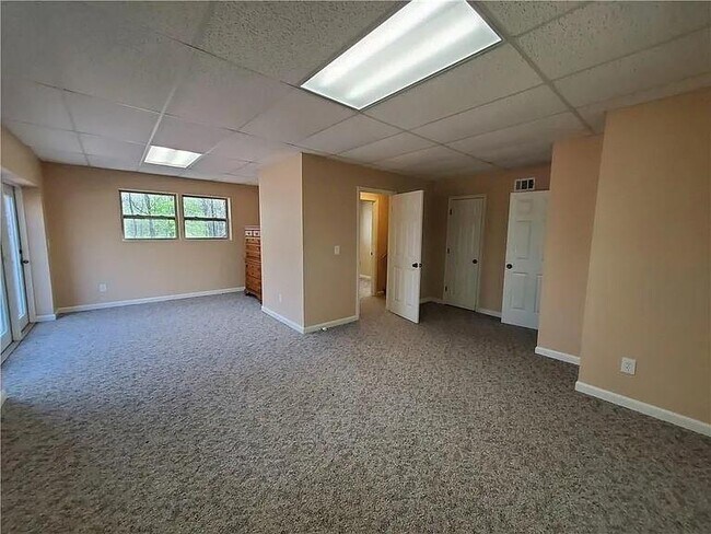 Building Photo - 33 Resty Hughes Cir