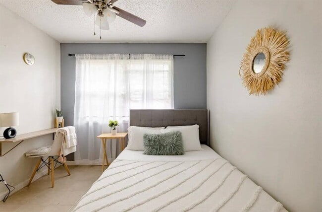 Building Photo - 10407 Burmaster Ln