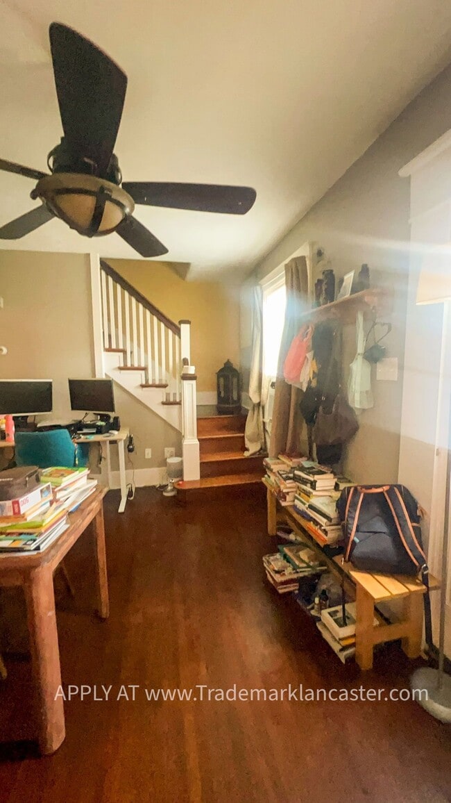 Building Photo - 40 N Plum St