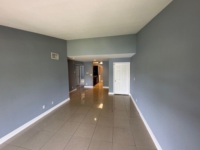 Building Photo - 8787 NW 39th St