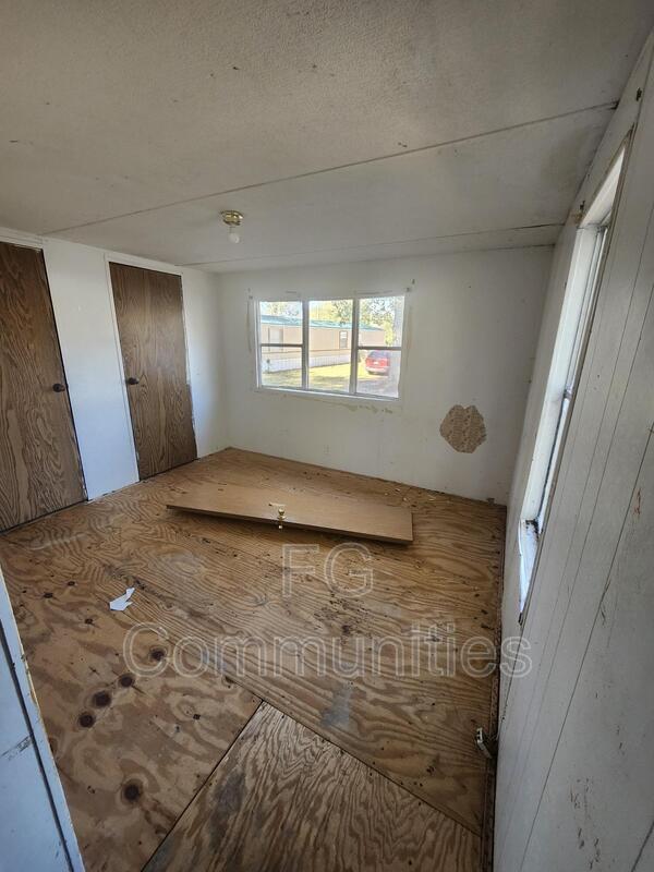 Building Photo - 1904 N William St