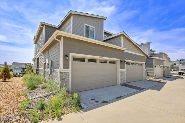 Building Photo - $2,600.00, 3 bedroom, 2.5 bathroom located...