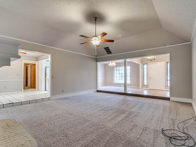 Building Photo - Large Corner Lot - 4 Bed/2.5 Bath + Study - 1 mile from PC North High School