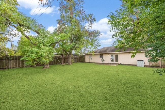 Building Photo - 2723 N Brompton Dr