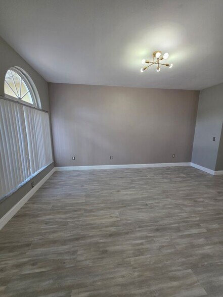 Building Photo - 1634 Sand Hollow Ln