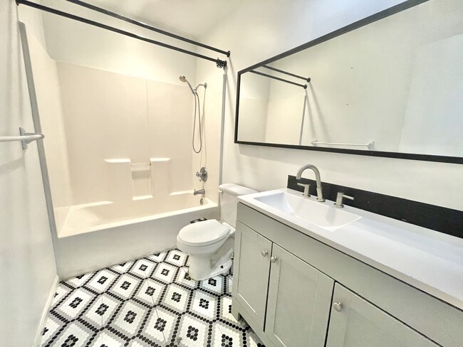 Building Photo - 214 Beaver St