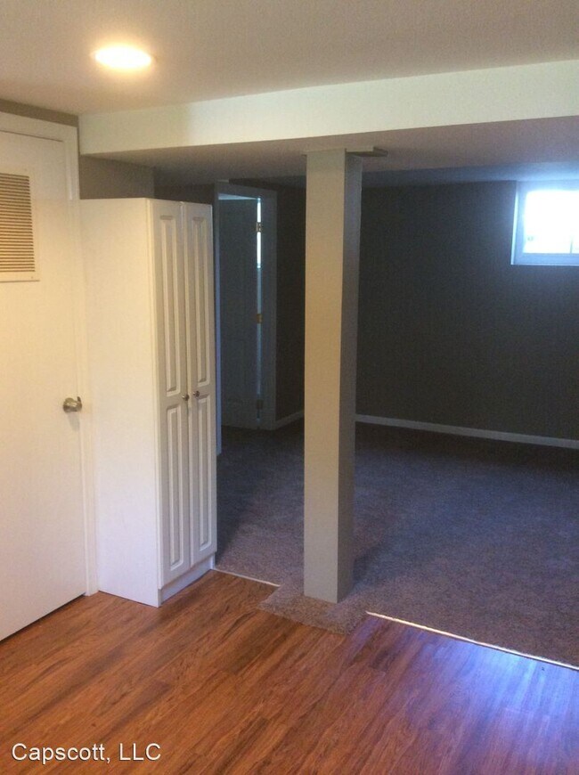 Building Photo - 1 br, 1 bath Apartment - 3727 SE Cora St.