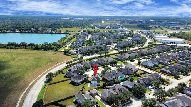 Building Photo - 704 Harvard Pointe Dr