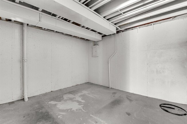 Building Photo - 51 Fountainview Dr
