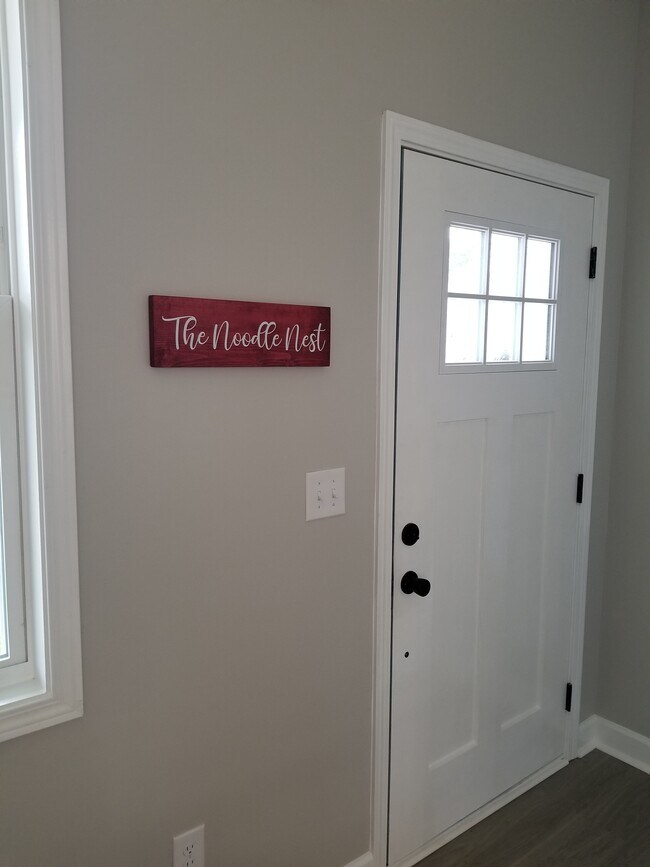 Building Photo - 13 Bigby St