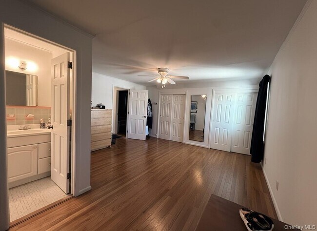 Building Photo - 525 E Olive St