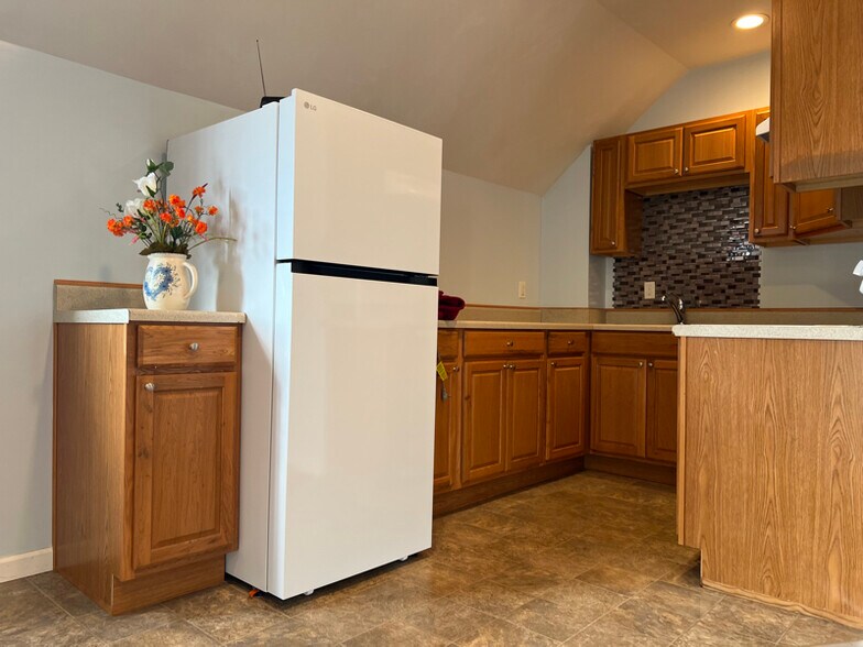 Building Photo - 93 Belleville Rd