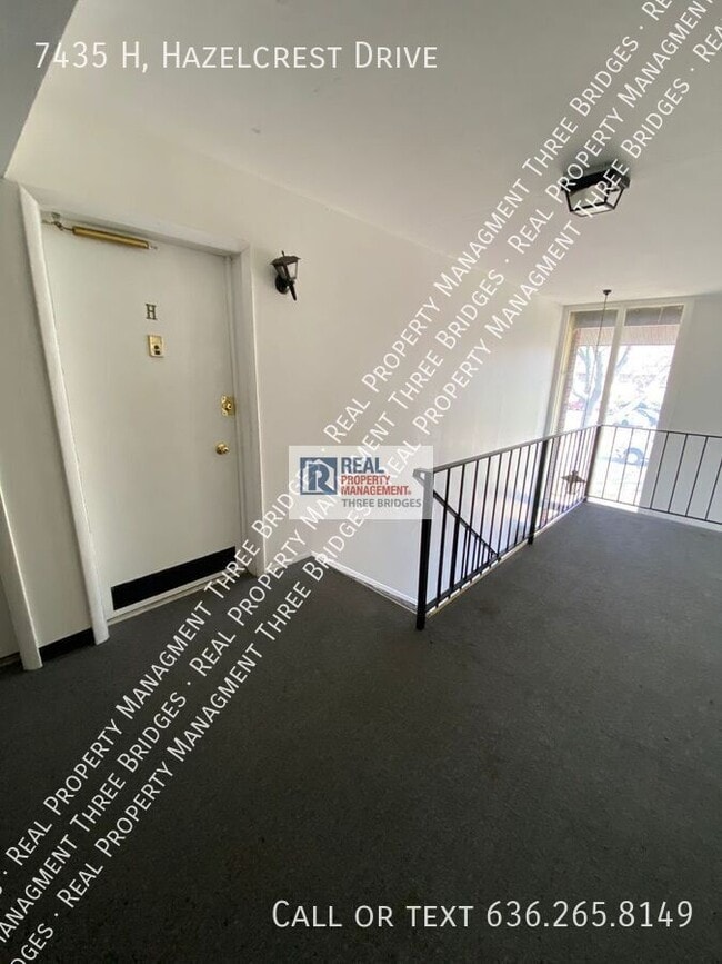 Building Photo - 7435 Hazelcrest Dr