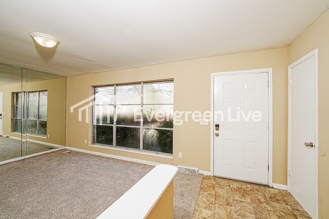 Building Photo - 3322 Bonds Ave