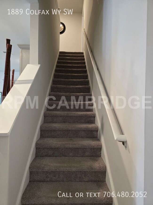 Building Photo - For Rent: Stunning 3-Bed, 3-Bath Townhome ...