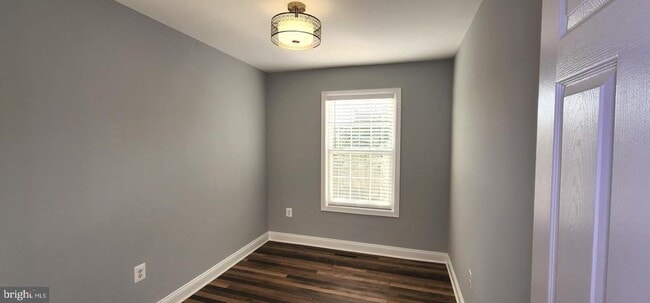 Building Photo - 483 Arwell Ct