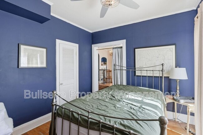 Building Photo - 525 W Lynwood St