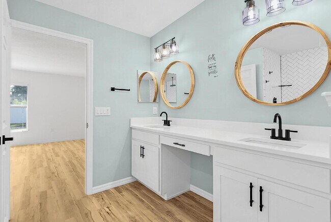 Building Photo - Modern 4-Bedroom, 3-Bath Home with Private In-Law Suite – Palm Coast, FL