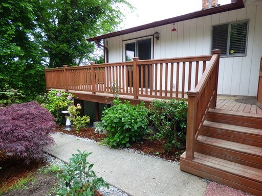 Building Photo - Charming West Seattle Rambler in the Priva...