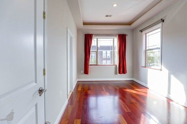 Building Photo - 3573 Warder St NW