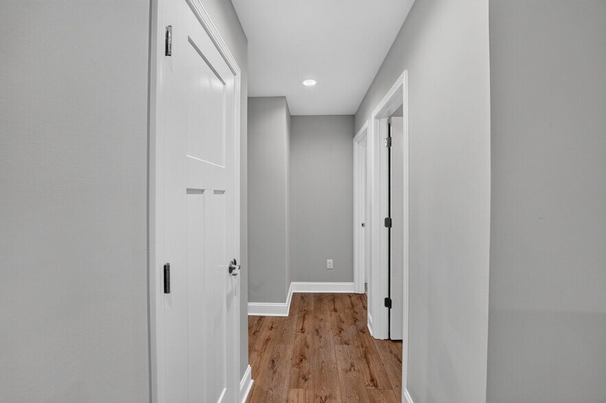 Building Photo - 9809 Foot Path Ln