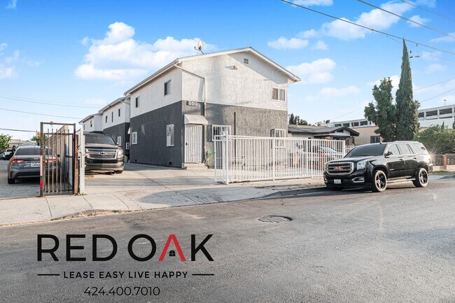 Building Photo - 850 W 83rd St