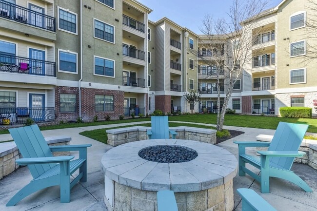 Primary Photo - 2120 Stephens Pl