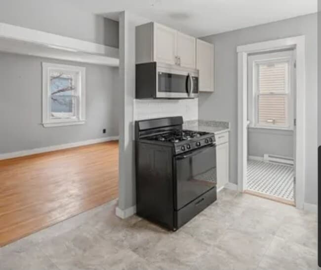 Building Photo - 34 Cottage St