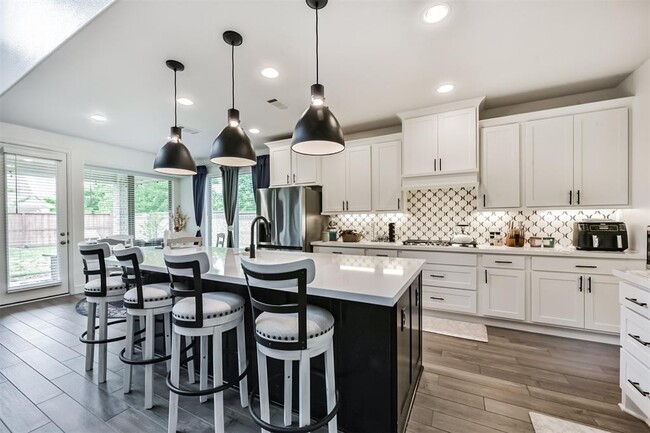 Building Photo - 27208 Starry Oaks Dr