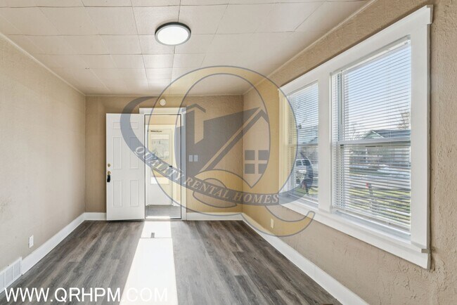 Building Photo - Available Now in Burton!!!