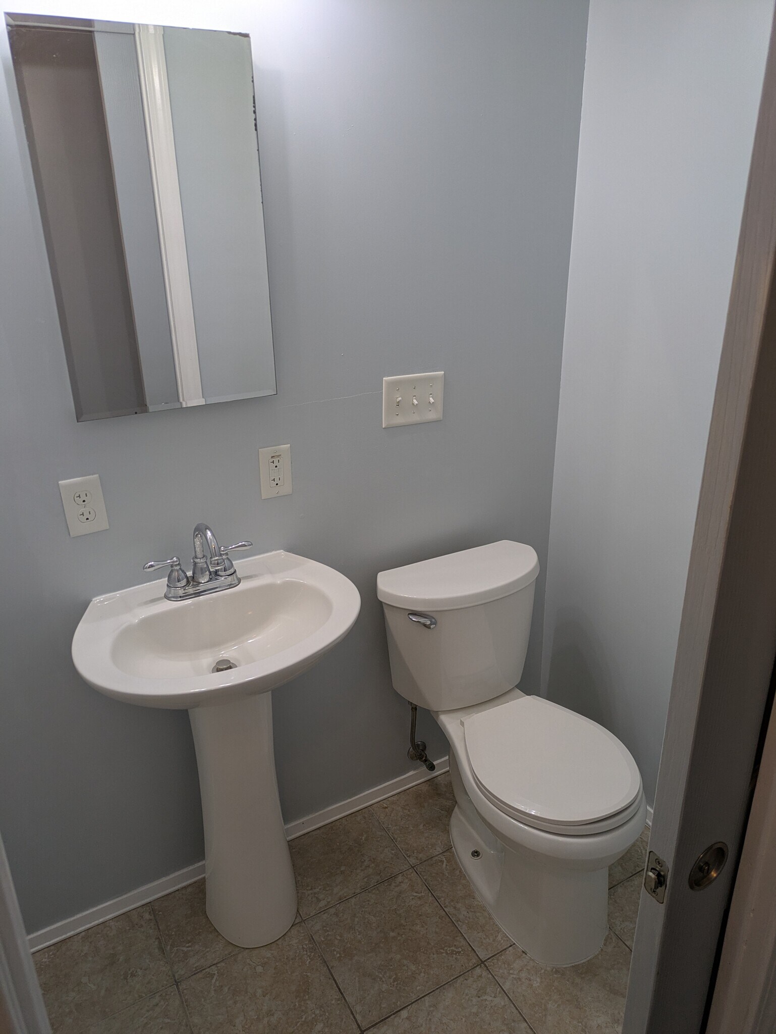 Hall Bath - 127 pleasant Ave