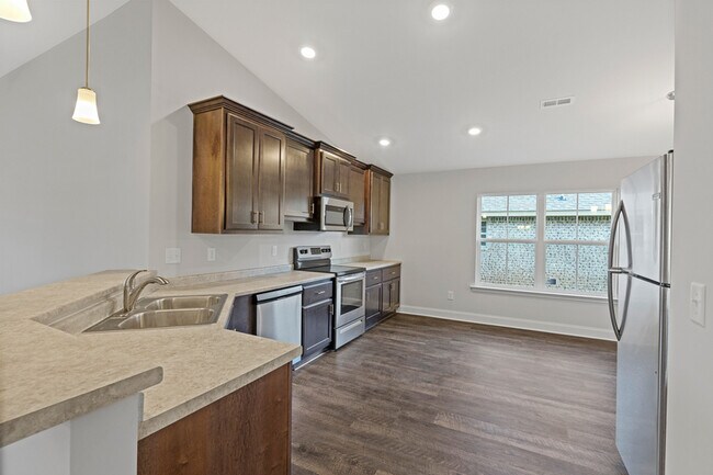 Building Photo - 105 Sorrelweed Dr