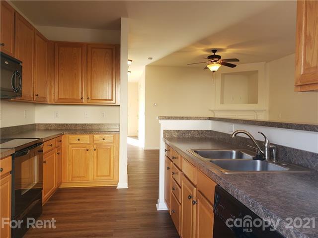 Building Photo - 14649 Lions Paw St