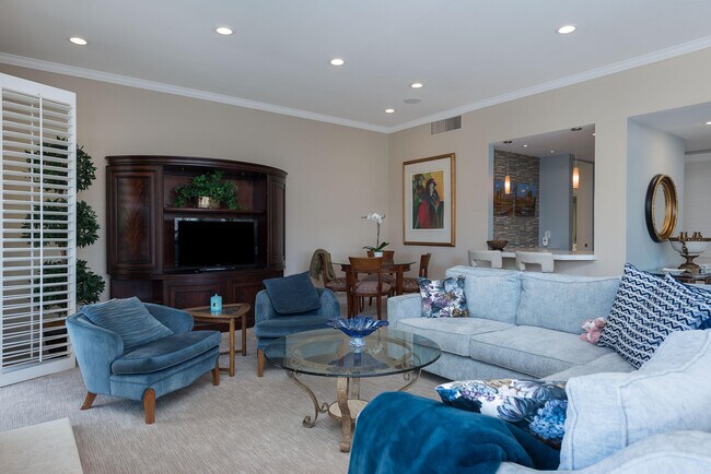 Building Photo - 66 Dartmouth Dr