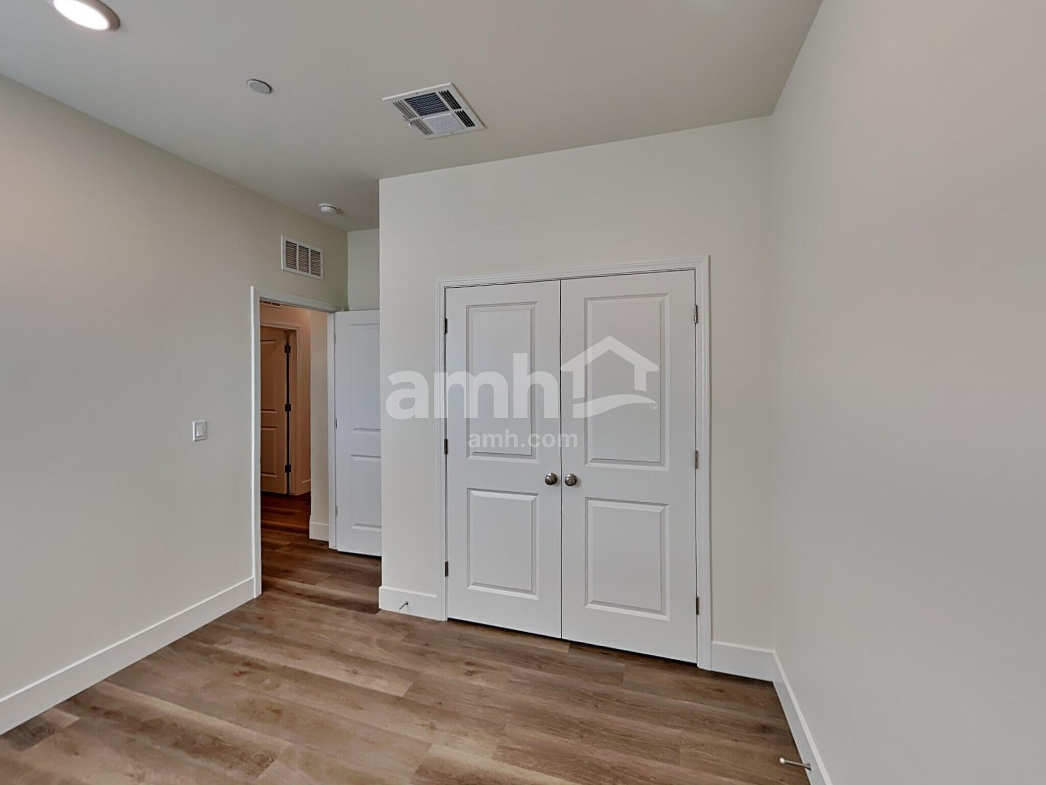 Building Photo - 521 Sacred Lotus Pl