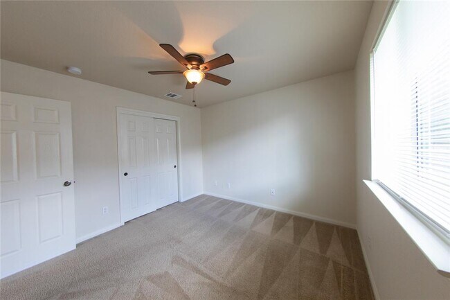 Building Photo - 30018 Bumble Bee Dr