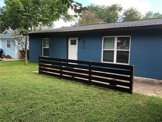 Building Photo - 311 Sheraton Ave