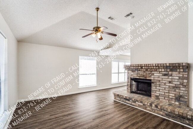 Building Photo - 1538 Evergreen Dr
