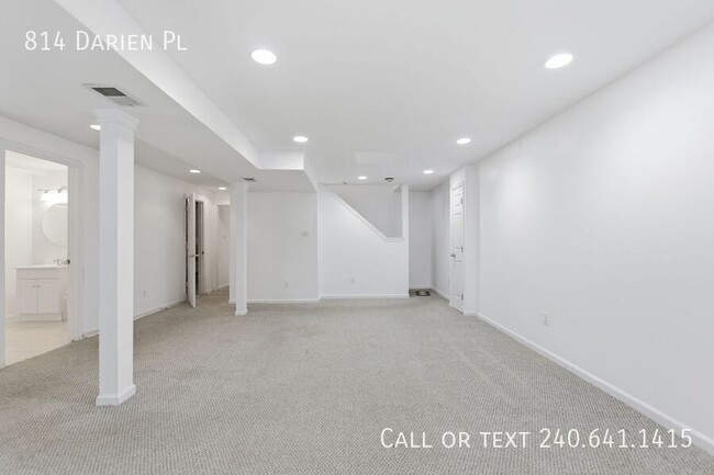 Building Photo - 814 Darien Pl