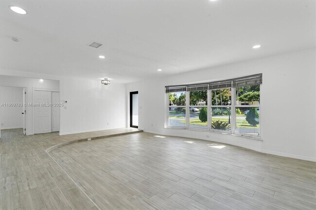 Building Photo - 4309 Jackson St