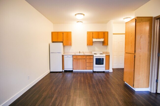 Building Photo - FREE RENT! Bright 1 Bdr w/Open Floorplan, DW & Patio + Cat OK!