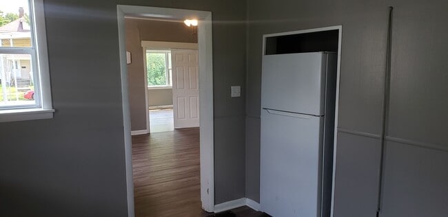 Building Photo - 3 bedroom 1 bath