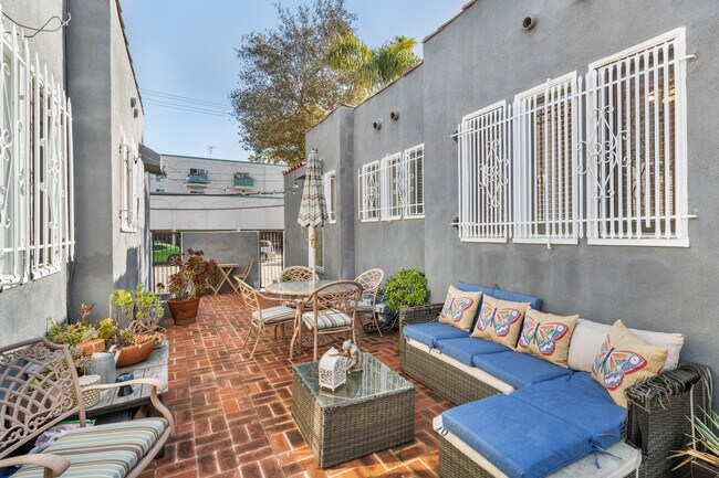 Sitting area in patio/ yard - 1926 3rd St