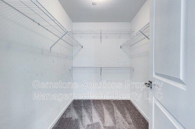 Building Photo - 101 Bellagio Villas Dr