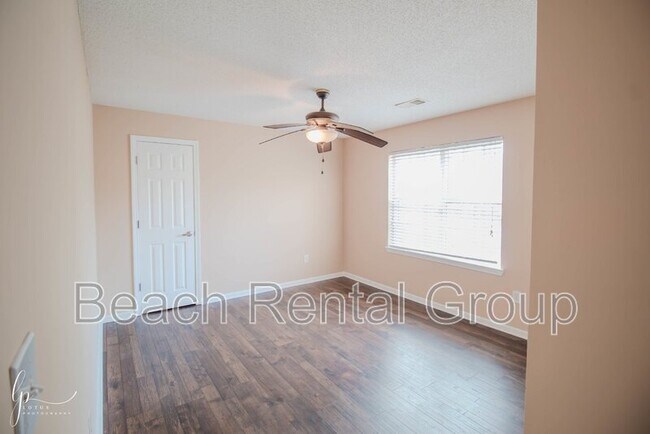 Building Photo - 3774 Hitchcock Way