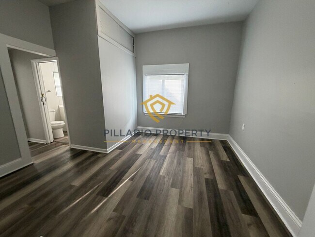 Building Photo - Near Anderson University 2 Bedroom on Corner Lot with Garage, Available NOW!