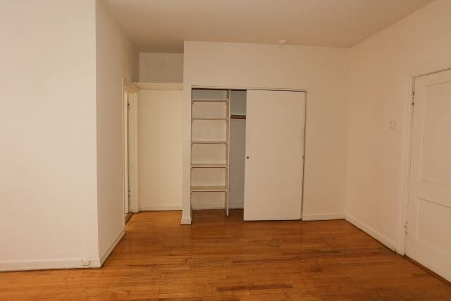 Building Photo - 1055 W George